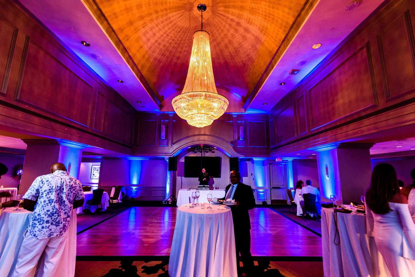 Large Event Uplighting - TriangleUpLighting